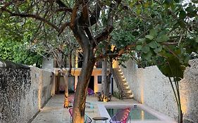 Hotelito Yum Kaax